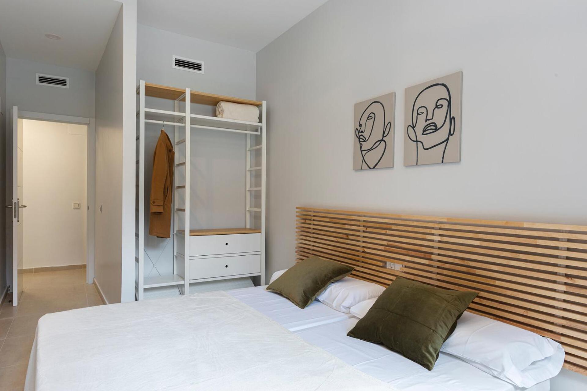 4235 - Ab Santa Coloma Iii Apartment *