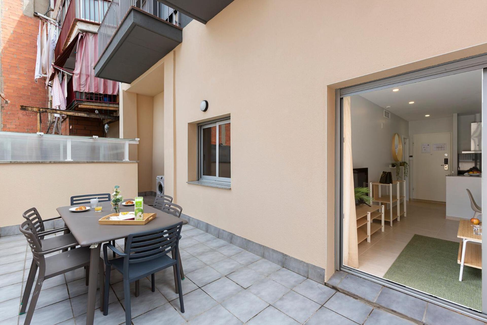 4235 - Ab Santa Coloma Iii Apartment